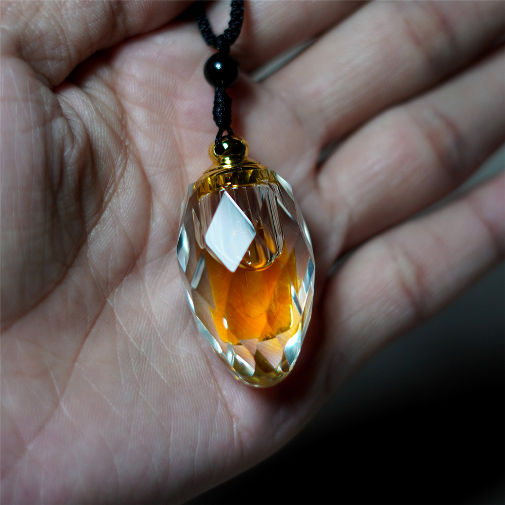 Heart-Shaped Agarwood Essentia - đánh giá và giá Body Jewelry Co