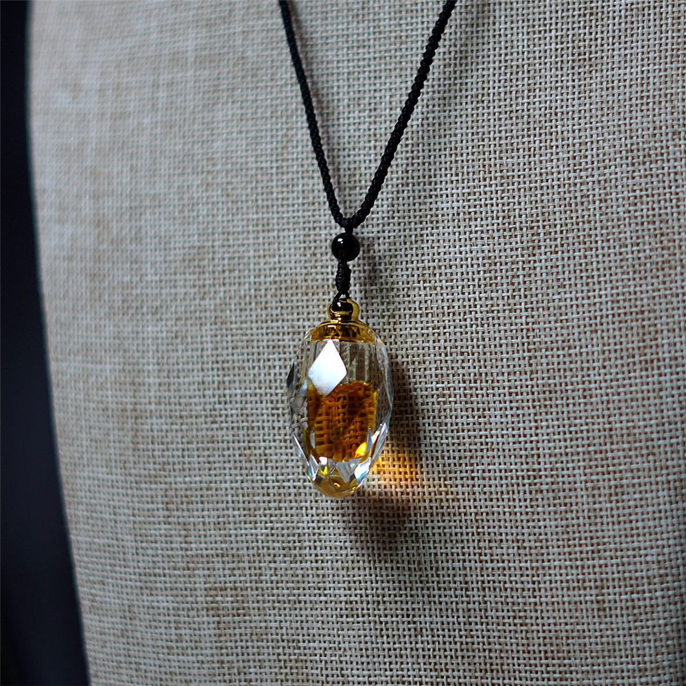 Heart-Shaped Agarwood Essentia - đánh giá và giá Body Jewelry Co